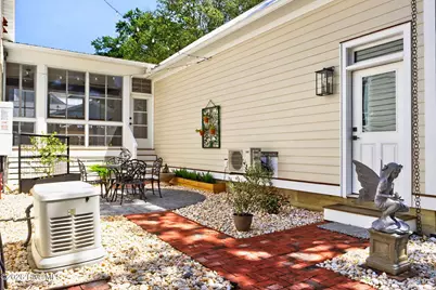 502 W Brown Street, Southport, NC 28461 - Photo 11