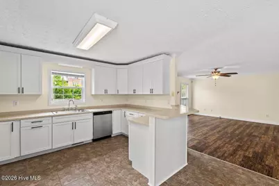 103 Richmond Drive, Jacksonville, NC 28540 - Photo 9