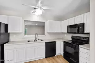 4240 Williamsbrook Ln, Greenville, NC 27858 - Photo 7