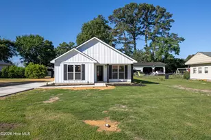 103 Harmon St, Clinton, NC 28328 - Photo 1