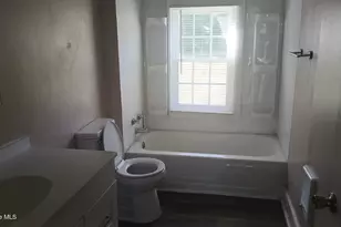 500 McGwigan St, Enfield, NC 27823 - Photo 5