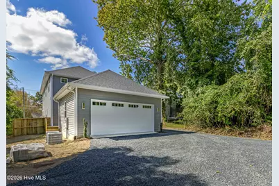 455 W New Hampshire Avenue, Southern Pines, NC 28387 - Photo 3