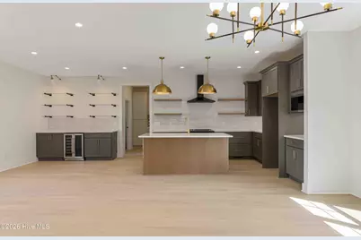 455 W New Hampshire Avenue, Southern Pines, NC 28387 - Photo 5