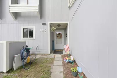 144 Quarterdeck Townhouses, New Bern, NC 28562 - Photo 3
