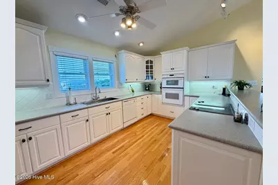 8526 Ocean View Drive, Emerald Isle, NC 28594 - Photo 15