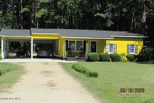 584 N 3rd St, Saint Pauls, NC 28384 - Photo 1