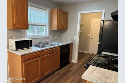 805 N Sycamore Street, Aberdeen, NC 28315 - Photo 3