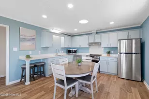 901 Ocean Dr, Emerald Isle, NC 28594 - Photo 9