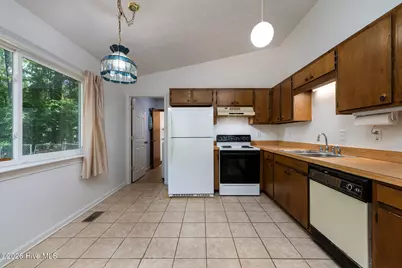 2013 Ridge Road, New Bern, NC 28560 - Photo 13