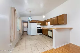 2013 Ridge Rd, New Bern, NC 28560 - Photo 3