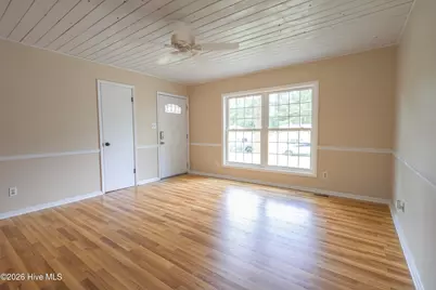 302 Cardinal Road, Jacksonville, NC 28546 - Photo 3