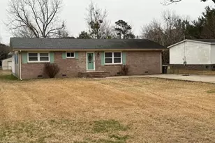 2008 Thompson Dr, Newport, NC 28570 - Photo 1