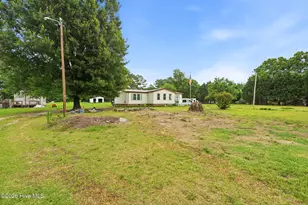 138 Charles St, Hamlet, NC 28345 - Photo 5