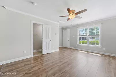609 Streamwood Drive, Jacksonville, NC 28546 - Photo 5