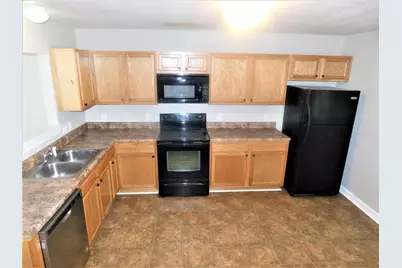 609 Streamwood Drive, Jacksonville, NC 28546 - Photo 5