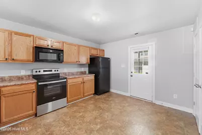 609 Streamwood Drive, Jacksonville, NC 28546 - Photo 7