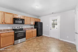 609 Streamwood Dr, Jacksonville, NC 28546 - Photo 7
