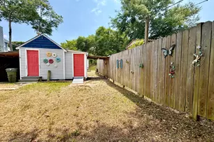 316 Fairview Dr, Emerald Isle, NC 28594 - Photo 11