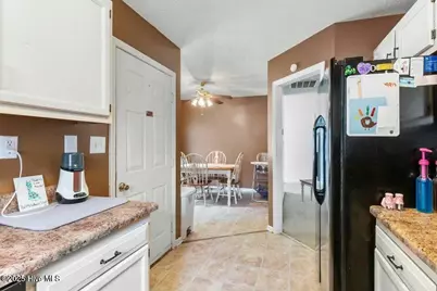 1162 Shroyer Circle, Jacksonville, NC 28540 - Photo 9