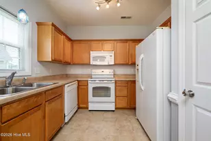 111 Croatan Woods Dr, New Bern, NC 28562 - Photo 11