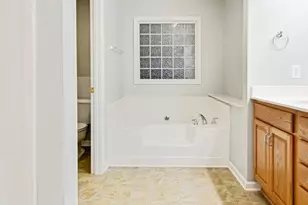 102 Huntington Ct, Jacksonville, NC 28540 - Photo 25