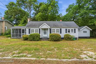 704 E Hamlet Ave, Hamlet, NC 28345 - Photo 1