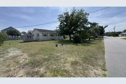 413 Spartanburg Avenue, Carolina Beach, NC 28428 - Photo 9