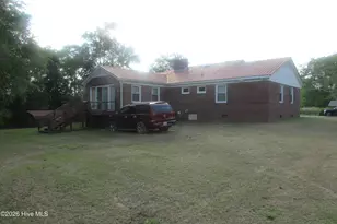 1102 Isaac Weeks Rd, Clinton, NC 28328 - Photo 7