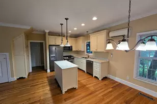 221 Pollock St, New Bern, NC 28560 - Photo 3