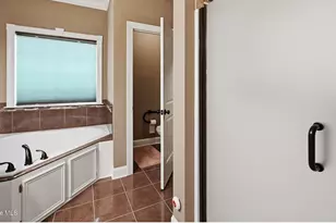 805 Megan Dr, Greenville, NC 27834 - Photo 15
