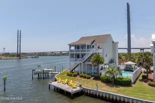 702 Roland Ave, Surf City, NC 28445 - Photo 5