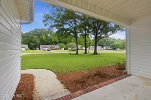 207 Forest Oaks Dr, New Bern, NC 28562 - Photo 9