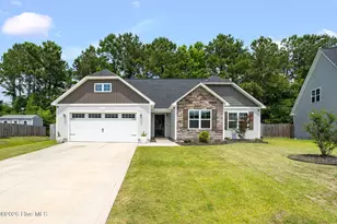 1117 Springdale Dr, Jacksonville, NC 28540 - Photo 1