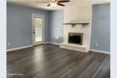 303 S Willow Lane, Jacksonville, NC 28546 - Photo 3