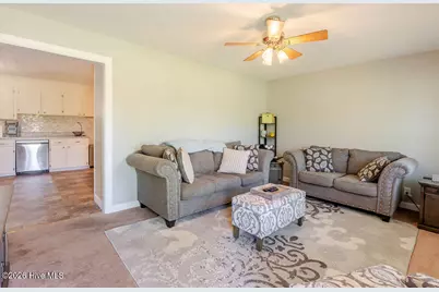 201 Glenwood Drive, Elizabethtown, NC 28337 - Photo 5