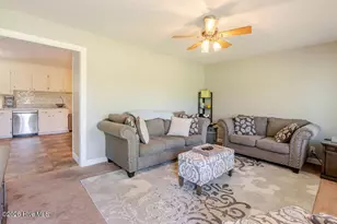 201 Glenwood Dr, Elizabethtown, NC 28337 - Photo 5