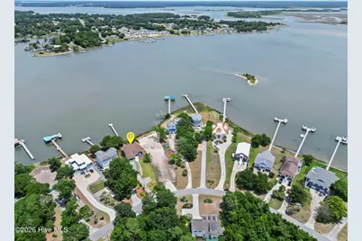 915 Chadwick Shores Drive, Sneads Ferry, NC 28460 - Photo 11