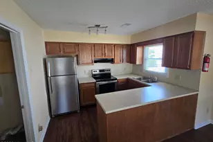 109 W Victoria Ct, Greenville, NC 27834 - Photo 9