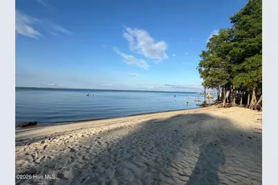 516 Neuse Harbour Boulevard, New Bern, NC 28560 - Photo 5