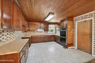 380 Fort Island Rd, Eure, NC 27935 - Photo 9