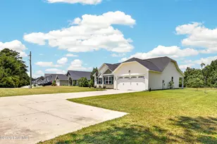 4045 Hunters Trail, Jacksonville, NC 28546 - Photo 3