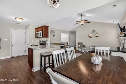 4045 Hunters Trail, Jacksonville, NC 28546 - Photo 9