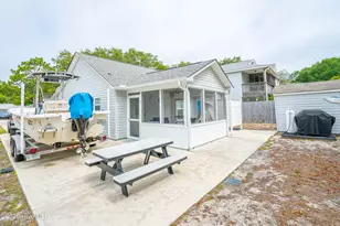 130 NE 11th St, Oak Island, NC 28465 - Photo 7