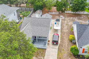 130 NE 11th St, Oak Island, NC 28465 - Photo 3