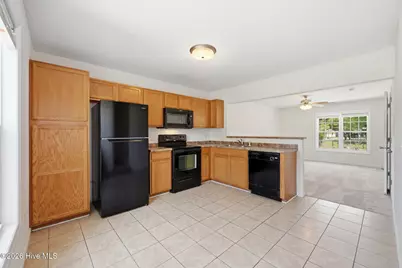 100 Cornerstone Place, Jacksonville, NC 28546 - Photo 5
