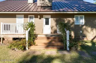 810 Madam Moores Ln, New Bern, NC 28562 - Photo 15