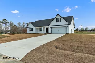 523 Large Oak Dr, Hubert, NC 28539 - Photo 3