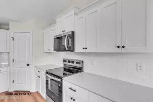 523 Large Oak Dr, Hubert, NC 28539 - Photo 7