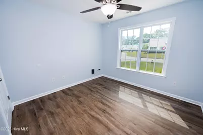 100 Lakeside Green Drive, New Bern, NC 28560 - Photo 11
