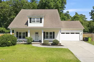 402 Satterfield Dr, New Bern, NC 28560 - Photo 1